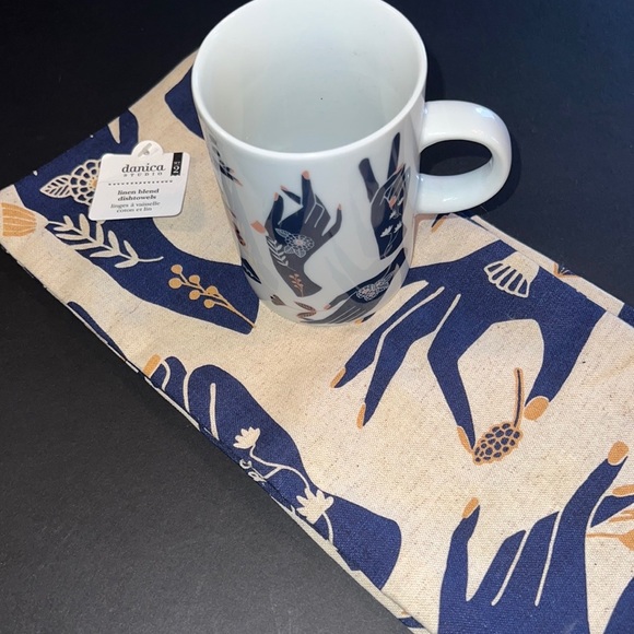 “Cosmic” metal pencil box & “Beasties” cup-NWT - Picture 12 of 16